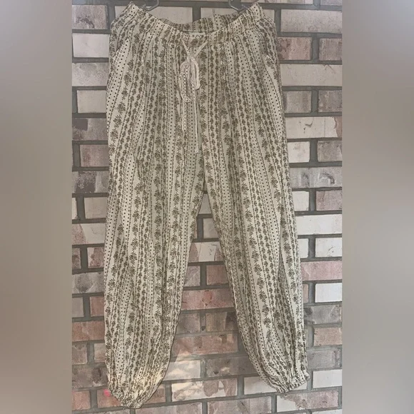 POL Floral Boho Jogger Pants Women’s Small NWT - Picture 3 of 6